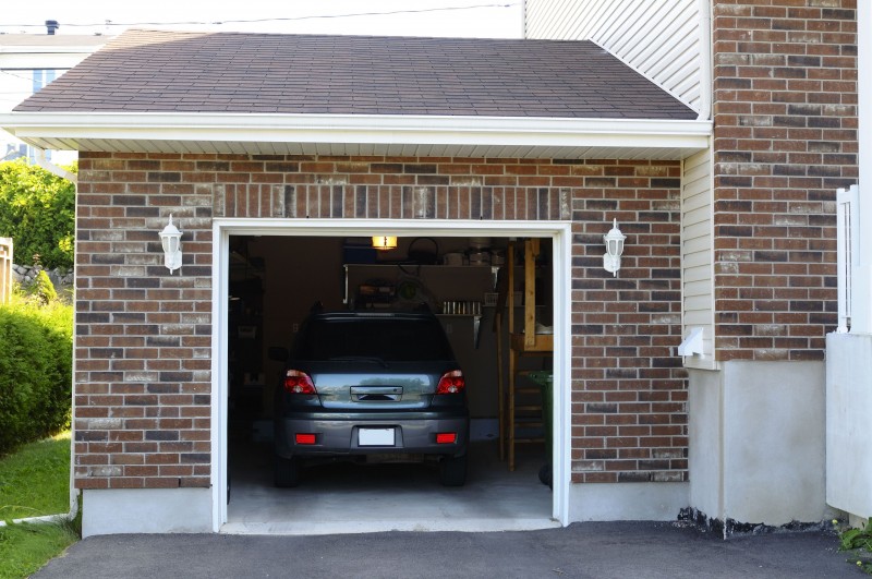 Why Homeowners Use Expert Garage Door Repair in Cedar Rapids, IA