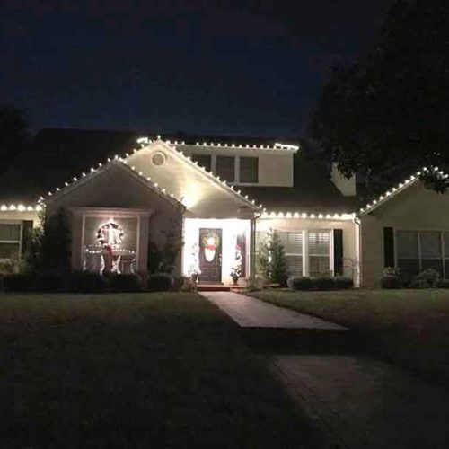 Why You Should Never Let Your Employees Hang Up the Business’s Christmas Lights
