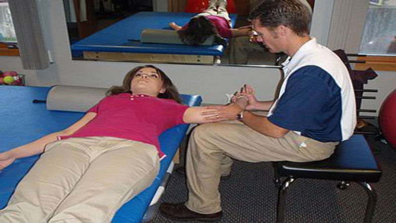 What Qualities Should You Look for in an Athletic Trainer?