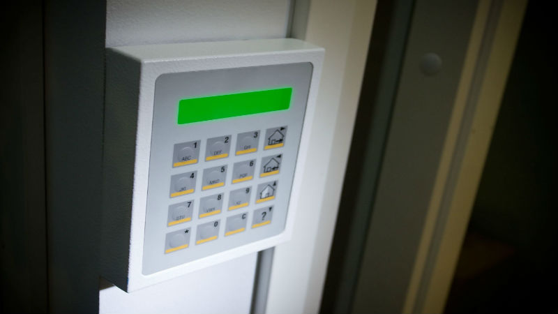 Contact a Locksmith for Door Lock Repair Service
