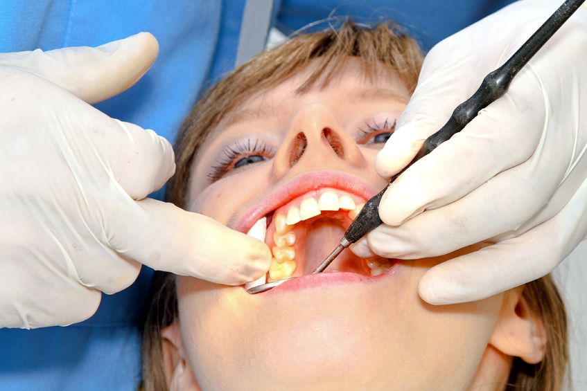 Gum Problems Require a Periodontics Specialist, Find One in Chicago