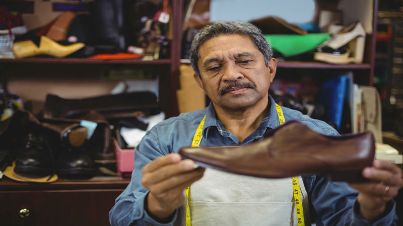 Finding the Right Men’s Logging Boots for the North American Outdoors