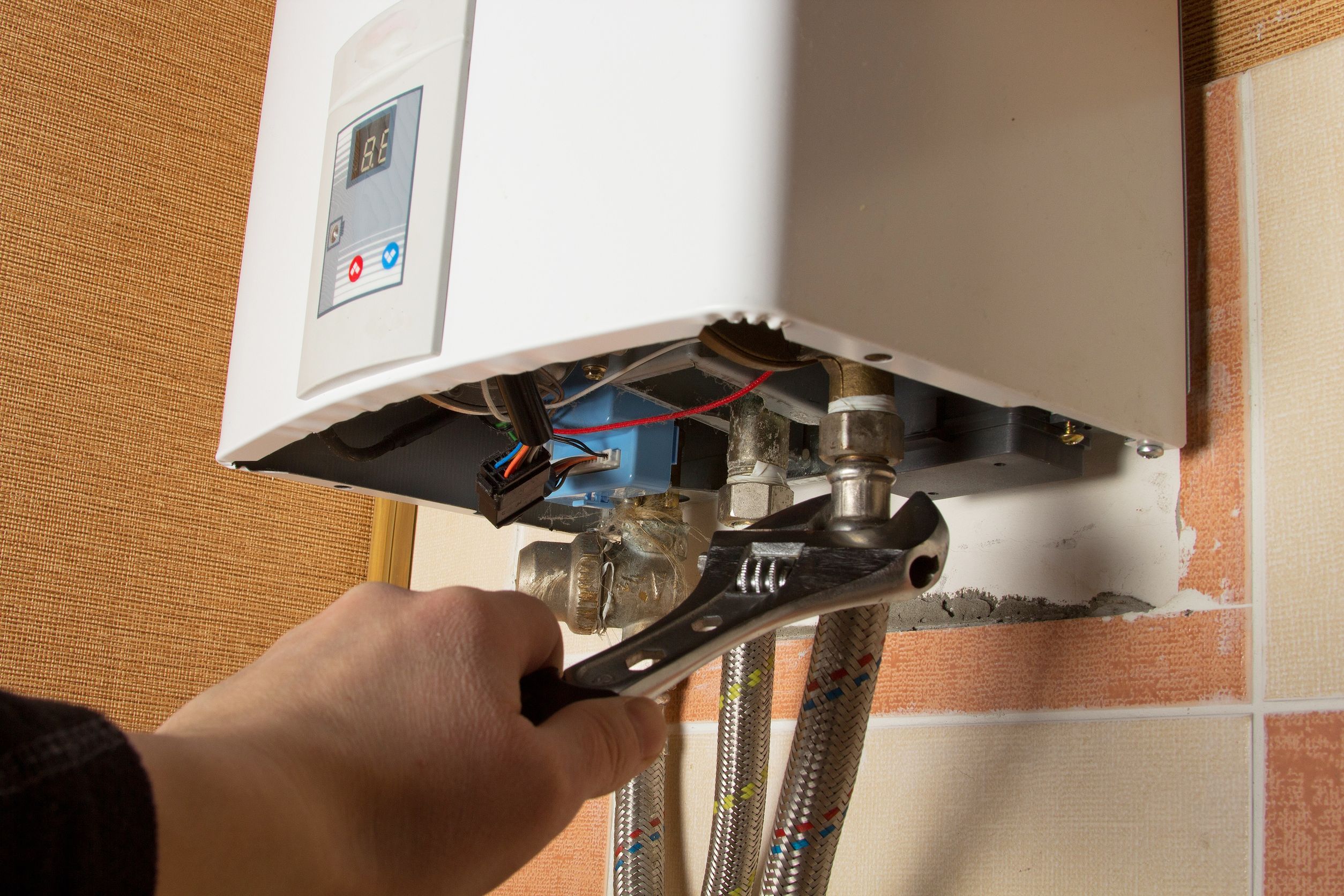 2 Benefits Of Upgrading To A Tankless Water Heater System In California