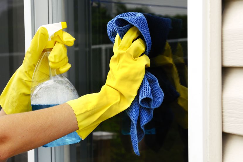 3 Reasons to Hire an Oil Stain Cleanup Service for Your Chicago Business