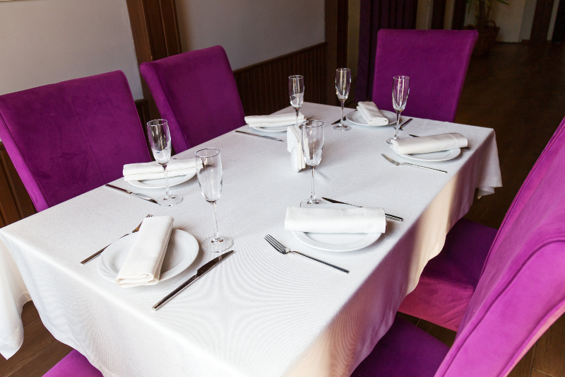 Convey A Sense Of Elegant Sophistication With White Tablecloths