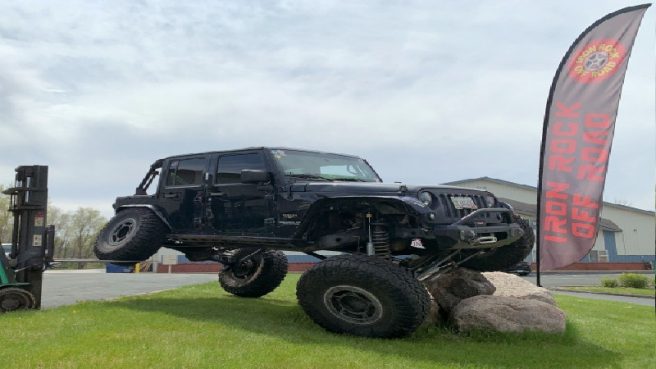 Jeep JL Lift Kits Make the Job Much Easier on You