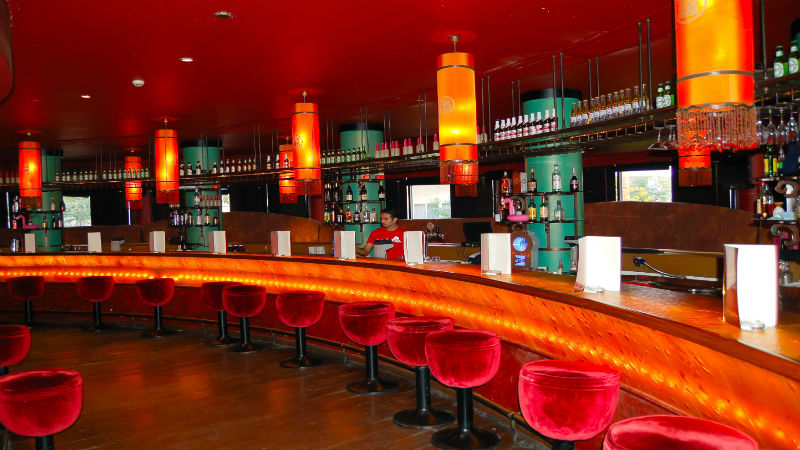 Signs of the Best Bar and Restaurant Near Minneapolis