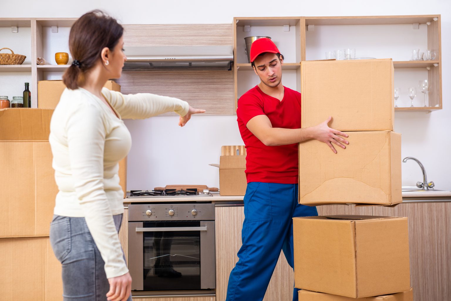 Why Interstate Movers Near Surprise, AZ is Better Than Moving by Yourself?