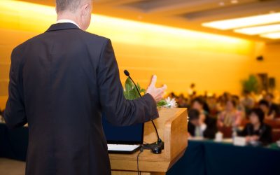 10 Reasons a Healthcare Industry Keynote Speaker Elevates Leadership Events